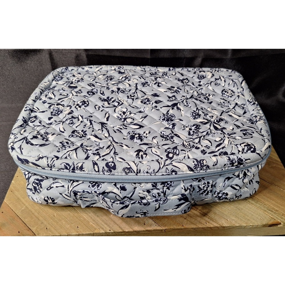 Vera Bradley Quilted Floral Cosmetic Case Blue White Travel Makeup Organizer Bag